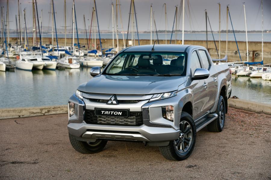  Mitsubishi Triton Double Cab 2019 года  (ZA) (фото 10 из 40)
